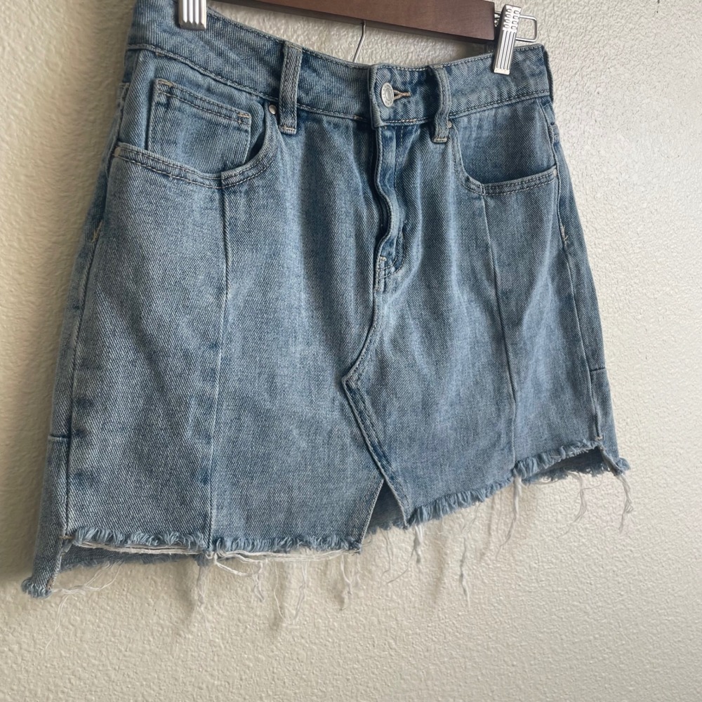 Y2K PACSUN Women's Size 25 Denim Mini Skirt Frayed Hem Front Slit Light Wash - Picture 2 of 5